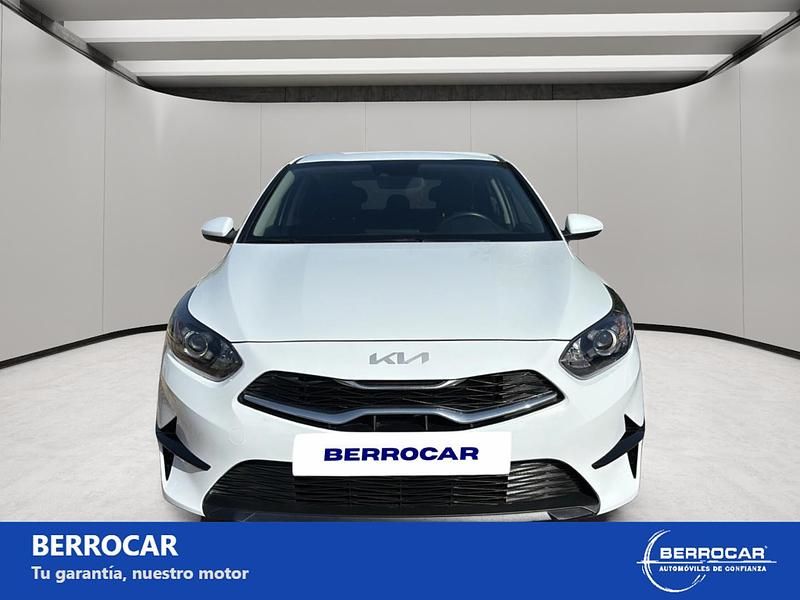Usado Kia Ceed 100 CV (73 kW) 2023 Blanco Utilitario