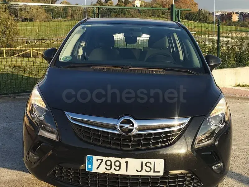 Usado Opel Zafira Tourer Expression 120 CV (88 kW) 2016 Negro Monovolumen