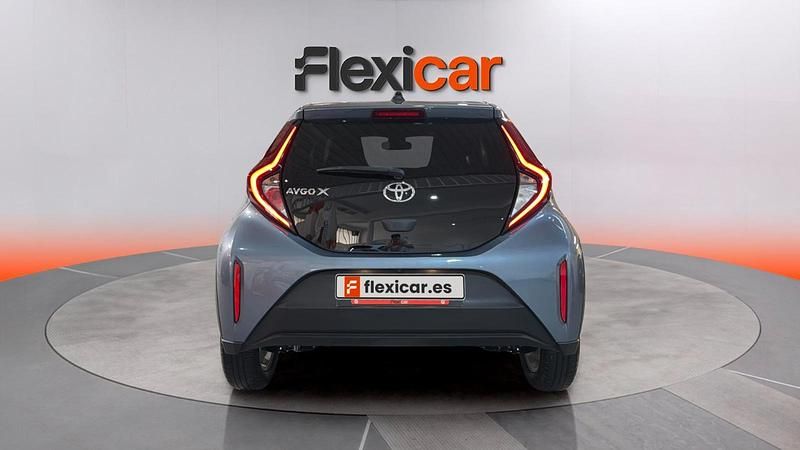 Usado Toyota Aygo X 72 CV (52 kW) 2024 Gris SUV