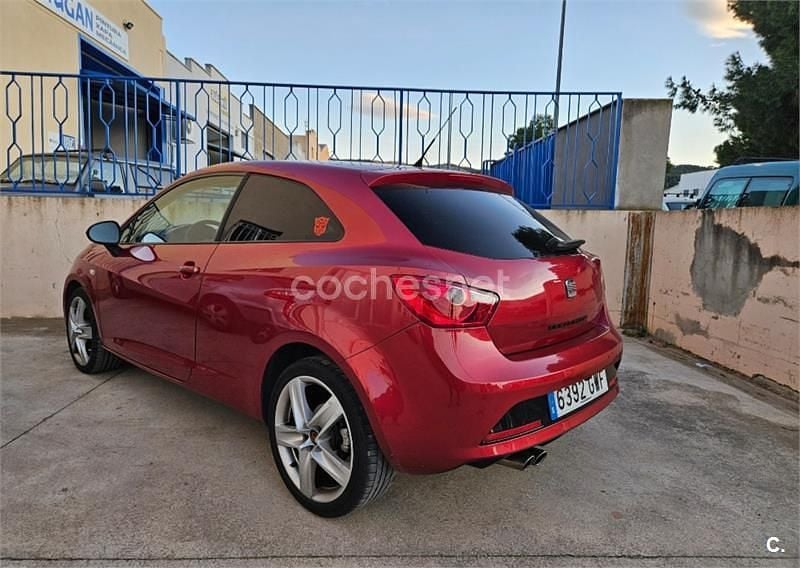 Usado Seat Ibiza SC FR 143 CV (105 kW) 2010 Rojo Utilitario