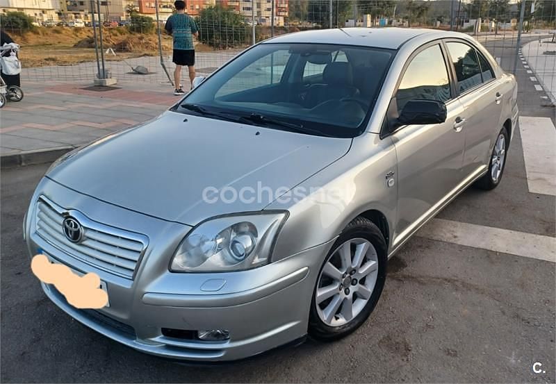 Beige Usado 2004 Toyota Avensis Sol Berlina | 3400 € (Precio justo) - Imagen 1/4