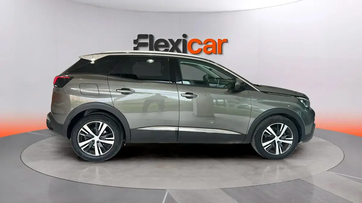 Usado Peugeot 3008 Allure 131 CV (96 kW) 2019 Marrón SUV