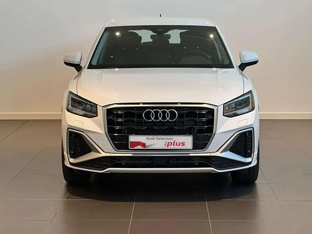 Usado Audi Q2 S-Line 116 CV (85 kW) 2025 Blanco SUV