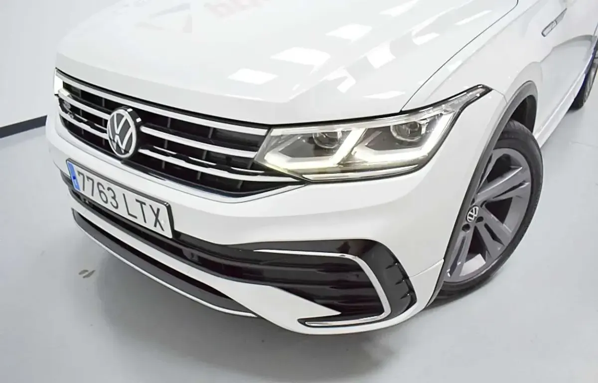 Usado VW Tiguan R-line 150 CV (110 kW) 2022 Blanco SUV