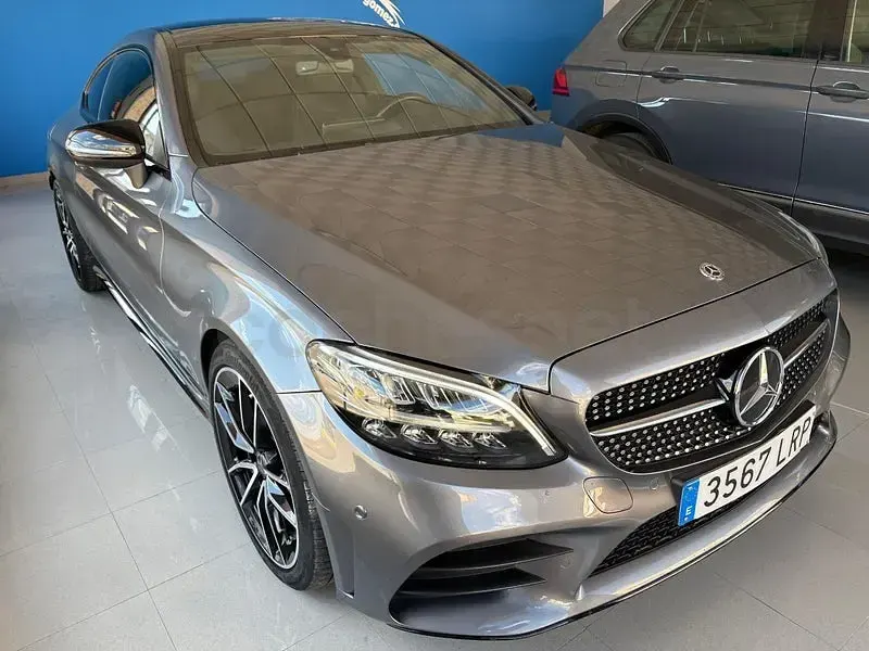 Usado Mercedes C220 194 CV (142 kW) 2020 Gris / plata Coupe