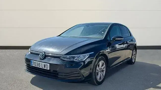 Usado VW Golf VIII Life 110 CV (80 kW) 2022 Negro Berlina