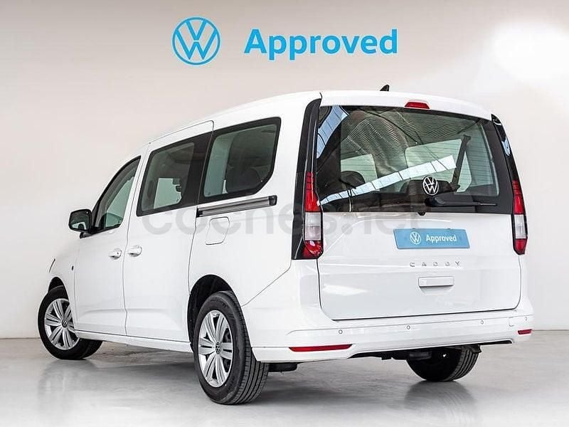 Usado VW Caddy Maxi 102 CV (75 kW) 2025 Blanco Monovolumen