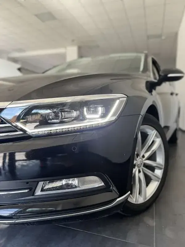 Usado VW Passat Advance 150 CV (110 kW) 2018 Negro Familiar
