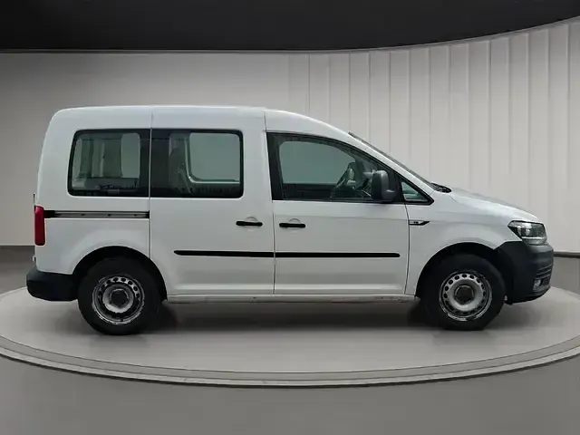 Usado VW Caddy Edition 102 CV (75 kW) 2020 Blanco Monovolumen