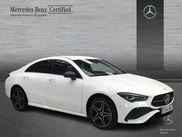 Usado Mercedes CLA250e 218 CV (160 kW) 2024 Blanco polar Coupe