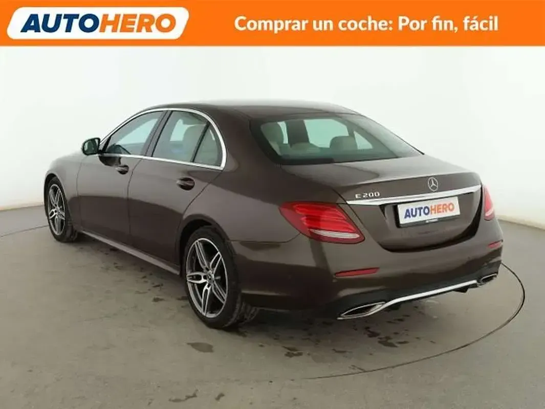 Usado Mercedes E200 AMG line 185 CV (136 kW) 2018 Marrón Berlina