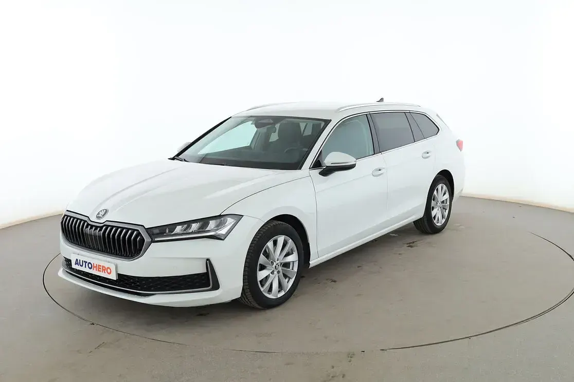 Usado Skoda Superb Selection 150 CV (110 kW) 2024 Familiar