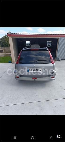 Usado Peugeot 206 90 CV (66 kW) 2002 Gris / plata Familiar
