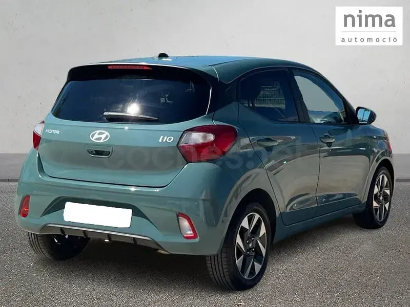 Usado Hyundai i10 63 CV (46 kW) 2025 Verde Utilitario