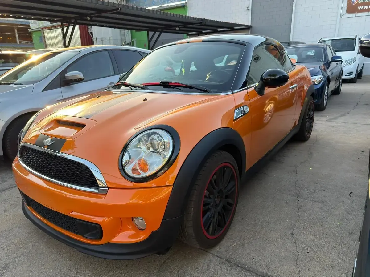 Usado Mini Cooper Coupé 122 CV (89 kW) 2012 Naranja Coupe