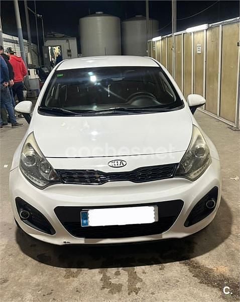 Usado Kia Rio 90 CV (66 kW) 2012 Blanco Berlina