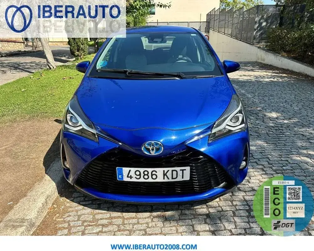 Usado Toyota Yaris 99 CV (72 kW) 2017 Azul Utilitario