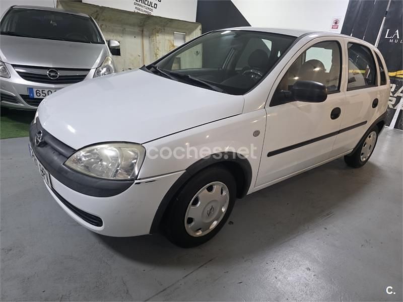 Blanco Usado 2001 Opel Corsa Comfort Berlina | 2990 € (Precio justo) - Imagen 1/4