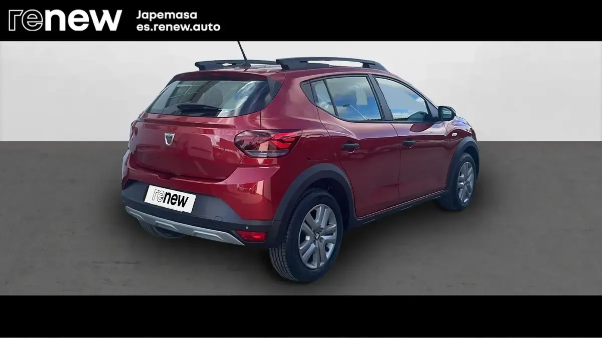 Usado Dacia Sandero Comfort 91 CV (66 kW) 2021 Rojo Berlina