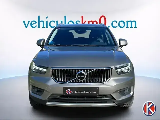 Begagnad Volvo XC40 Inscription 262 HK (192 kW) 2021 Grå SUV