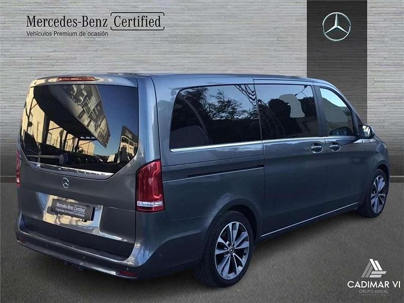 Usado Mercedes V220 Avantgarde 163 CV (119 kW) 2022 Gris Monovolumen