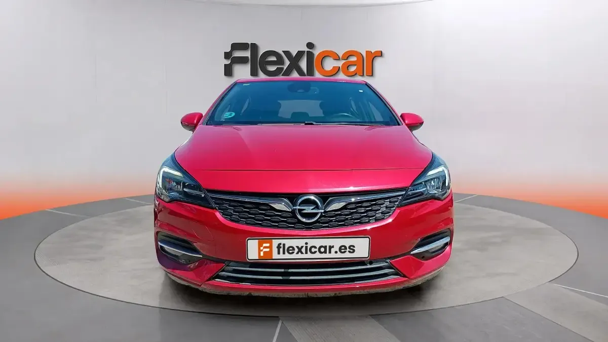 Usado Opel Astra Business Elegance 130 CV (95 kW) 2020 Rojo Berlina