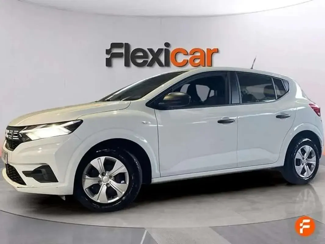 Käytetty Dacia Sandero Essentiel 91 HP (66 kW) 2024 Valkoinen Viistoperä