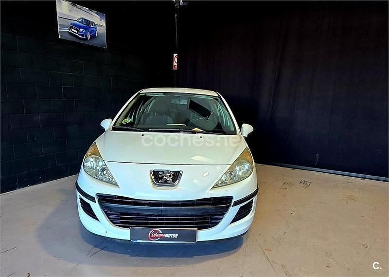 Usado Peugeot 207 70 CV (51 kW) 2011 Blanco Berlina