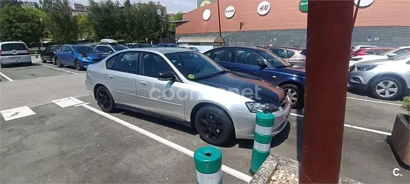 Usado Subaru Legacy 140 CV (102 kW) 2005 Gris / plata Berlina