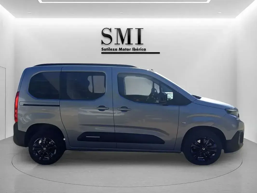 Usado Citroën Berlingo 102 CV (75 kW) 2024 Gris Monovolumen