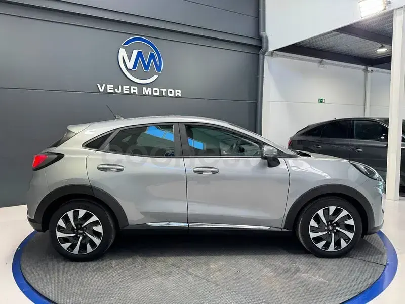 Usado Ford Puma Titanium 125 CV (91 kW) 2022 Gris / plata SUV