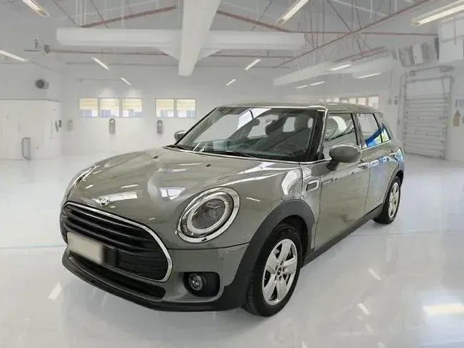 Usado Mini One D Clubman 115 CV (84 kW) 2022 Gris Familiar