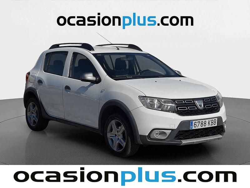 Usado Dacia Sandero Stepway 90 CV (66 kW) 2017 Blanco