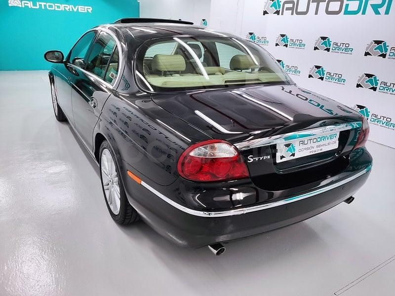 Usado Jaguar S-Type Executive 207 CV (152 kW) 2005 Negro Berlina
