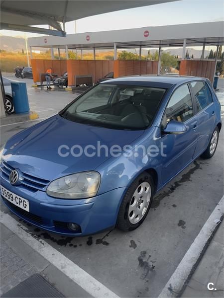 Azul Usado 2003 VW Golf IV Trendline Berlina | 2900 € (Precio justo) - Imagen 1/4