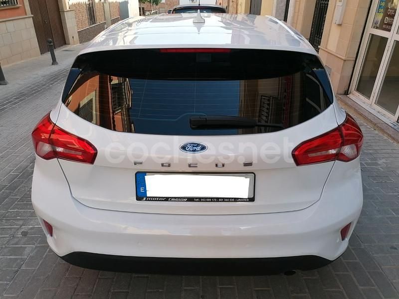 Begagnad Ford Focus Trend 120 HK (88 kW) 2022 Vit Sedan