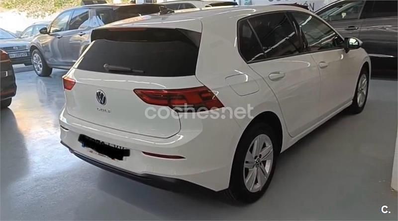 Usado VW Golf VIII Life 110 CV (80 kW) 2022 Blanco Berlina