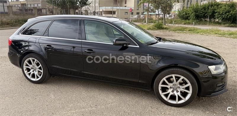 Usado Audi A4 177 CV (130 kW) 2012 Negro Familiar