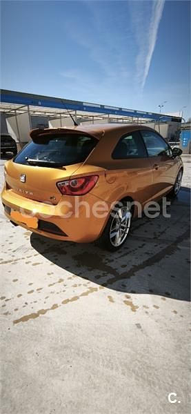 Usado Seat Ibiza SC FR 143 CV (105 kW) 2011 Naranja Utilitario