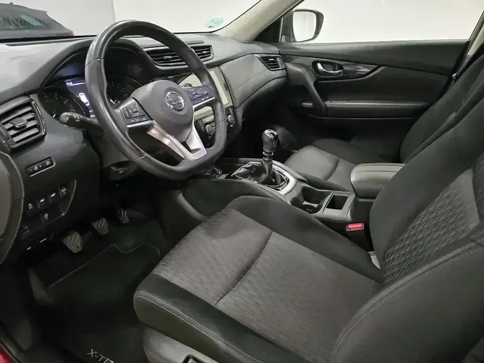 Usado Nissan X-Trail Acenta 163 CV (119 kW) 2018 Rojo SUV
