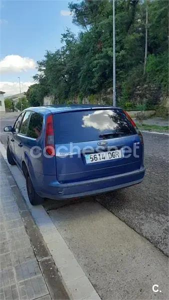 Usado Ford Focus Trend 109 CV (80 kW) 2005 Azul Familiar