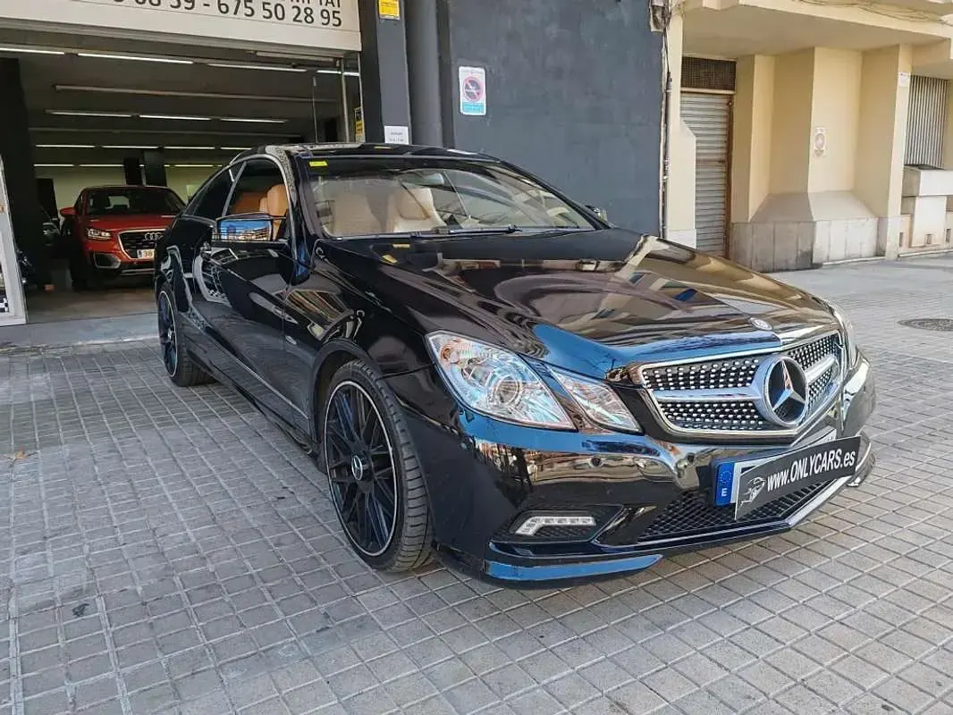 Usado Mercedes E220 170 CV (125 kW) 2013 Negro Coupe