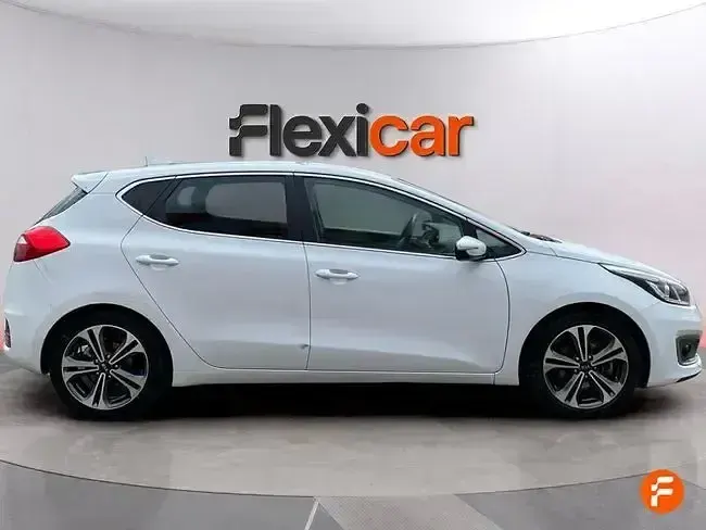 Usado Kia Ceed Launch Edition 136 CV (100 kW) 2018 Blanco Utilitario