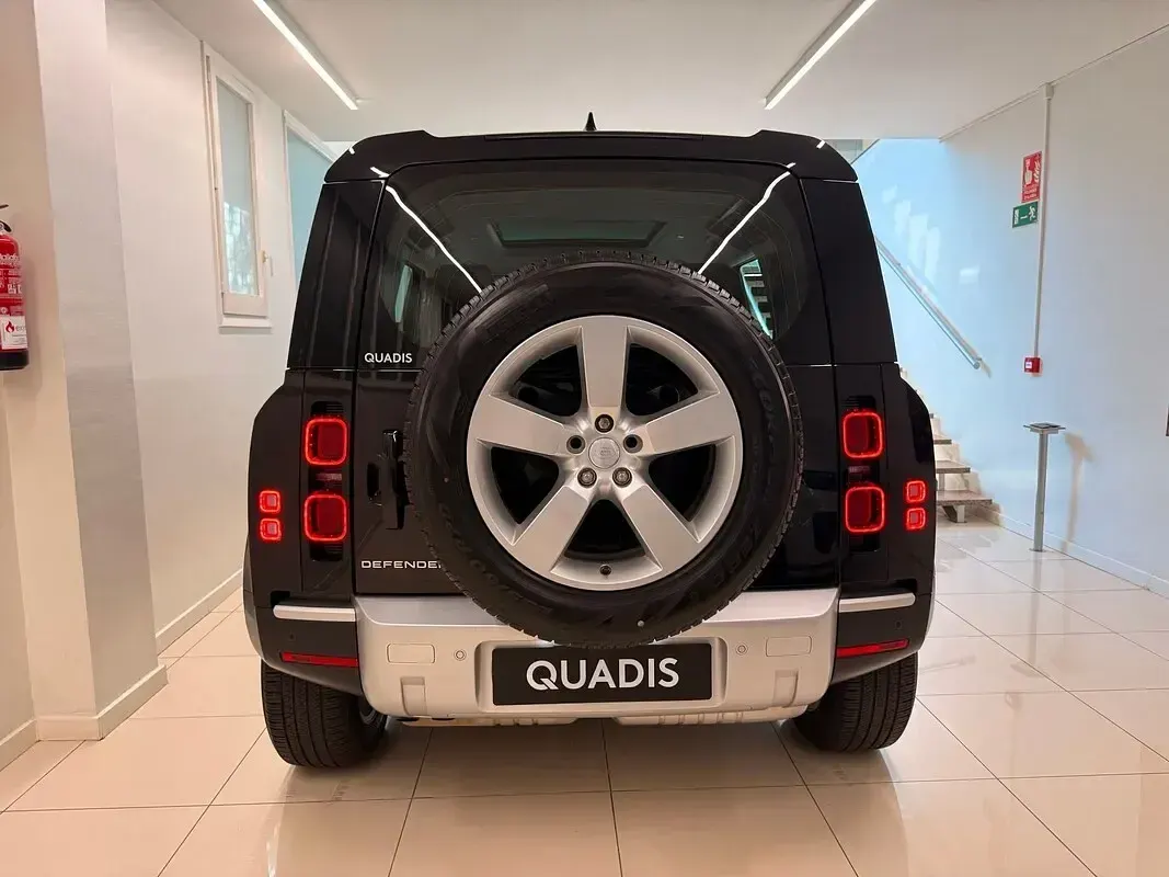 Usado Land Rover Defender S 249 CV (183 kW) 2025 Negro SUV