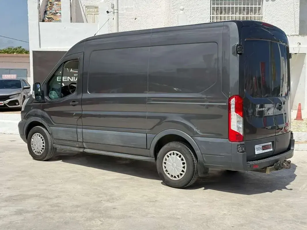 Usado Ford Transit Trend 155 CV (114 kW) 2015 Gris Van