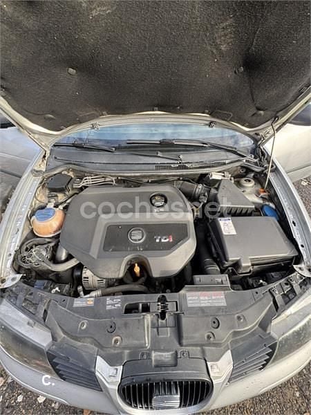 Usado Seat Cordoba Stella 100 CV (73 kW) 2003 Gris / plata Berlina