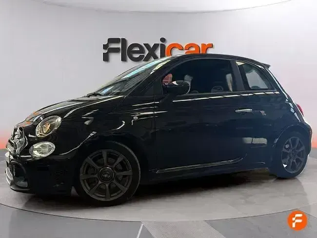 Usado Abarth 595 165 CV (121 kW) 2022 Negro Utilitario