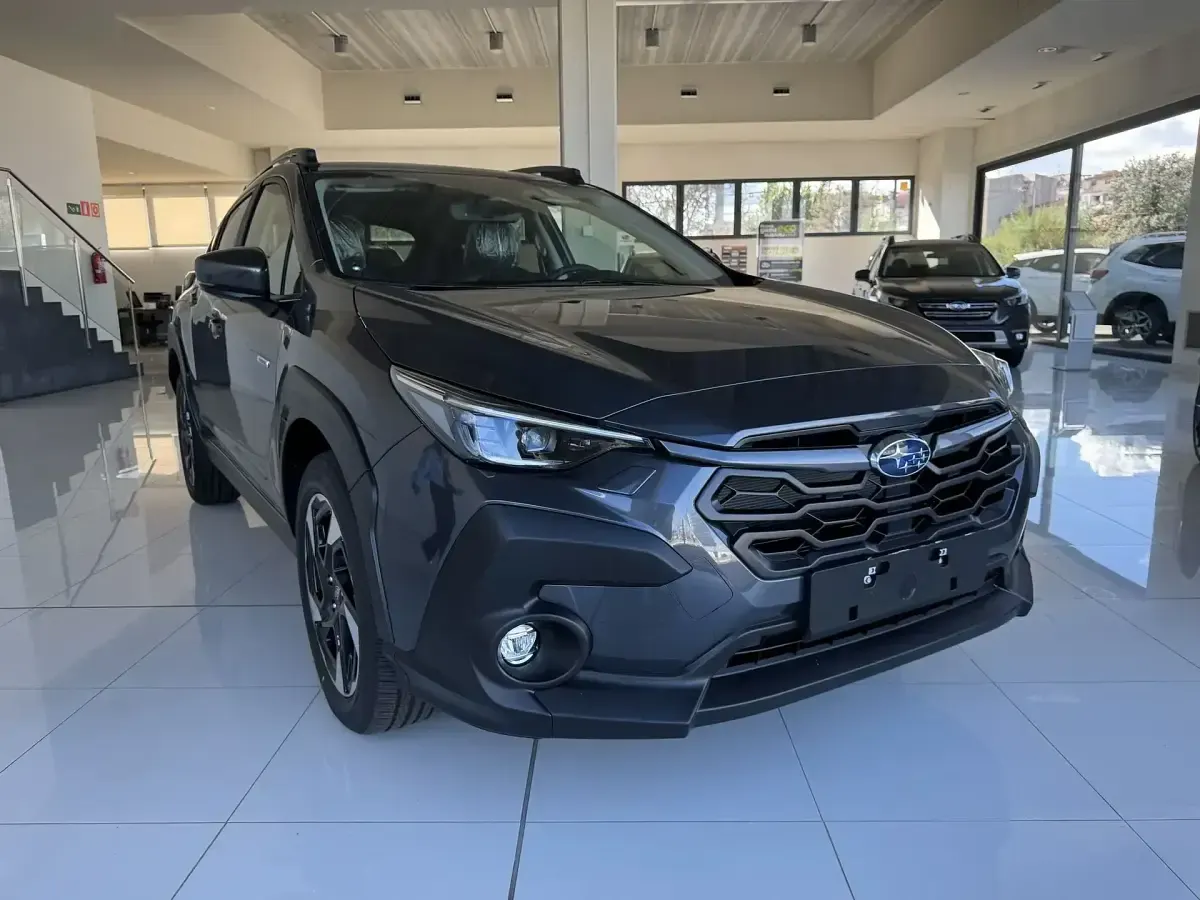 Usado Subaru Crosstrek 136 CV (100 kW) 2024 Gris SUV