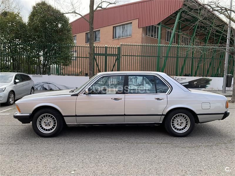 Usado BMW 735 220 CV (161 kW) 1982 Gris / plata Berlina