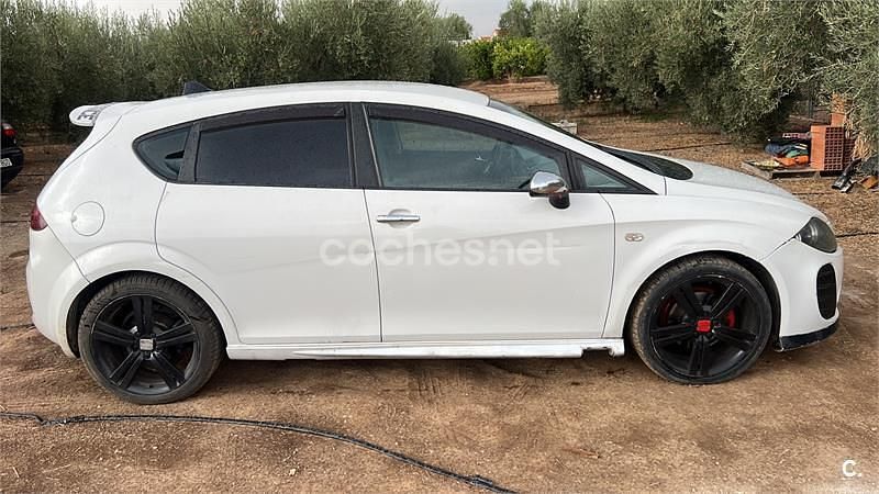 Blanco Usado 2007 Seat Leon Reference Berlina | 4500 € (Precio justo) - Imagen 1/3